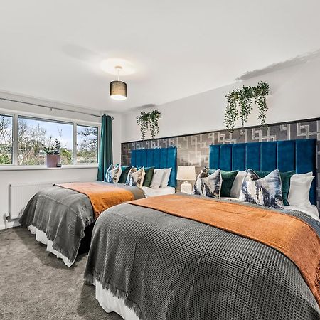 Elegant Retreat In Cheltenham - Garden & Parking Included Eksteriør billede