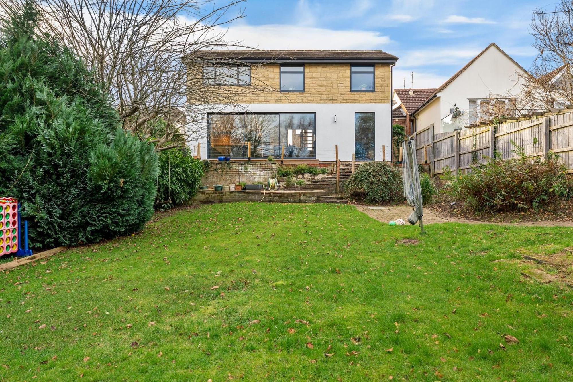 Elegant Retreat In Cheltenham - Garden & Parking Included Eksteriør billede