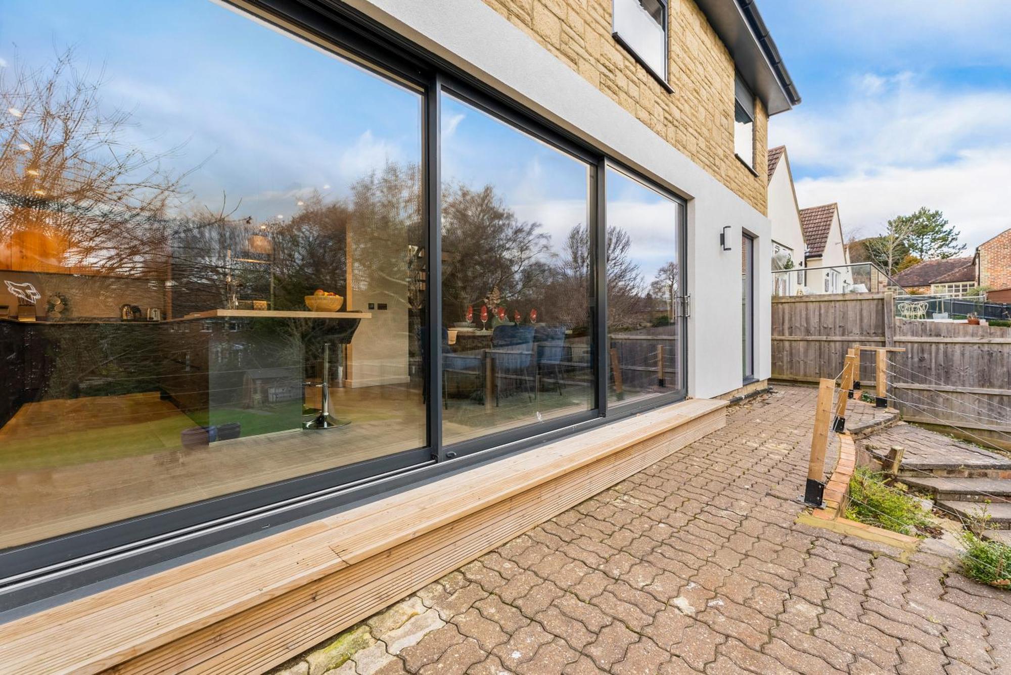 Elegant Retreat In Cheltenham - Garden & Parking Included Eksteriør billede