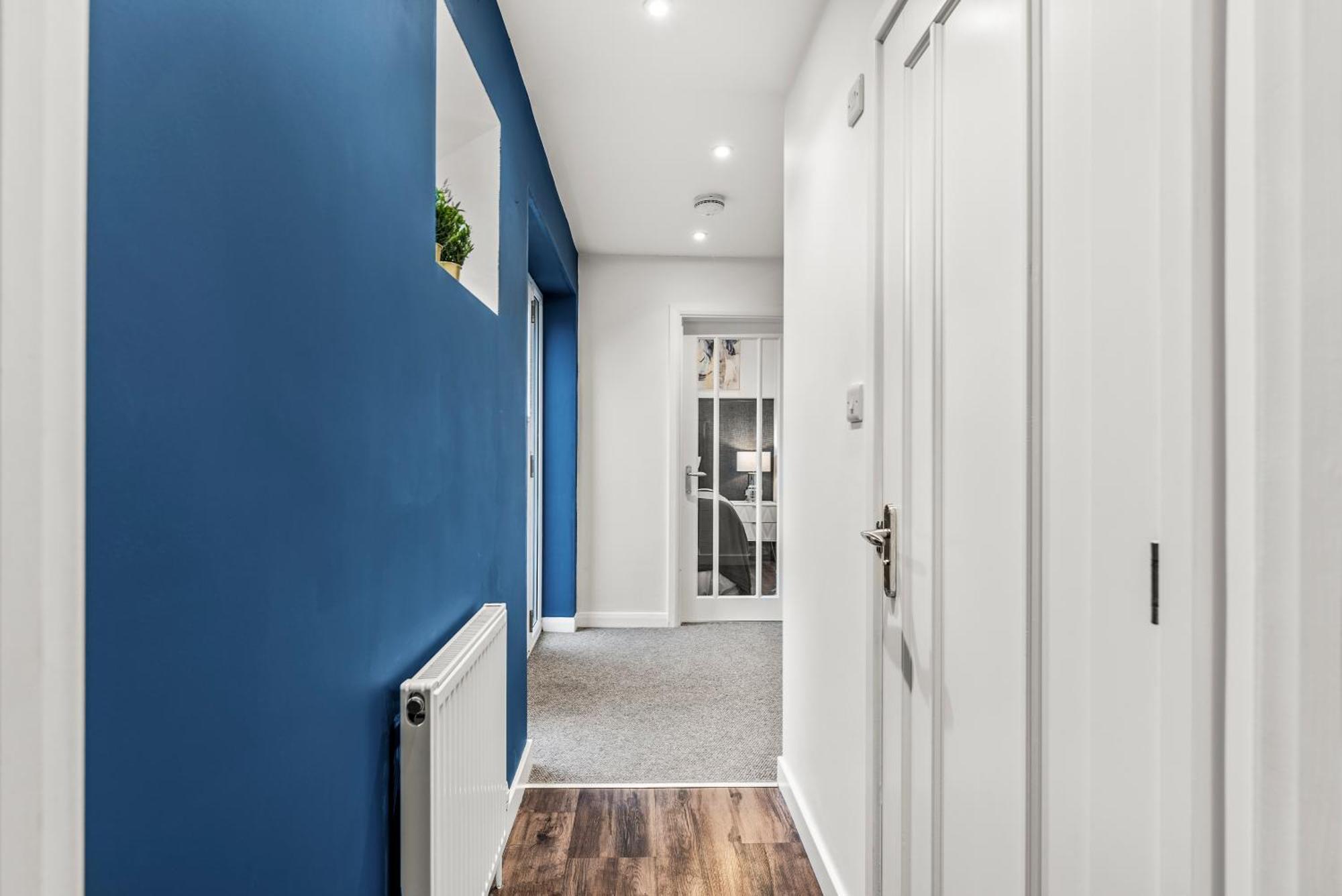 Elegant Retreat In Cheltenham - Garden & Parking Included Eksteriør billede